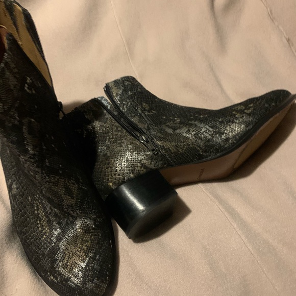 Vionic shoe bootie - Picture 11 of 11